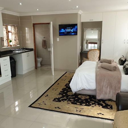 Pongola Road Self Catering Accommodation Uitenhage Exterior photo